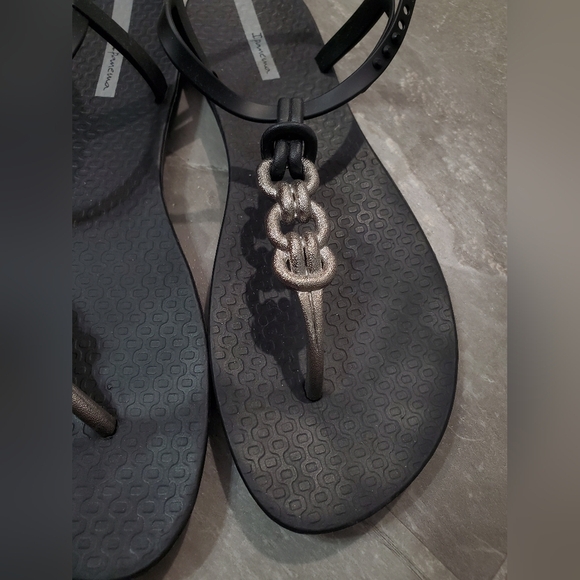 Ipanema Black & Silver Sandals. Women Size 10 US. Made In Brazil. - Picture 5 of 6